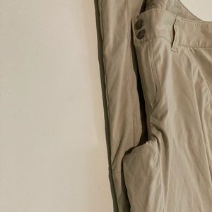 Columbia Omni Shield: 12L, tan